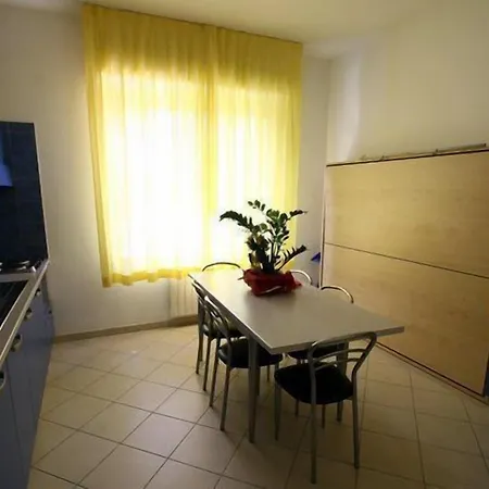 Aparthotel Paradise 4*