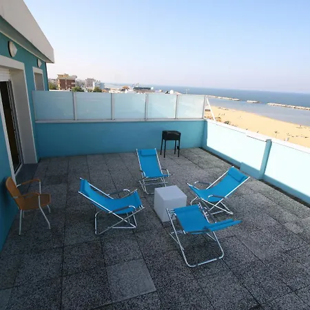 Paradise Aparthotel 4*