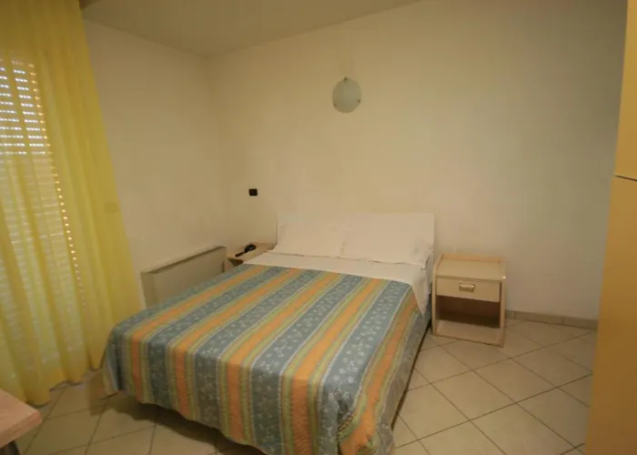 Paradise 4*