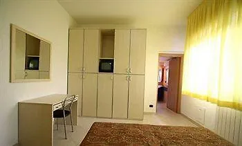 Paradise Aparthotel 4*